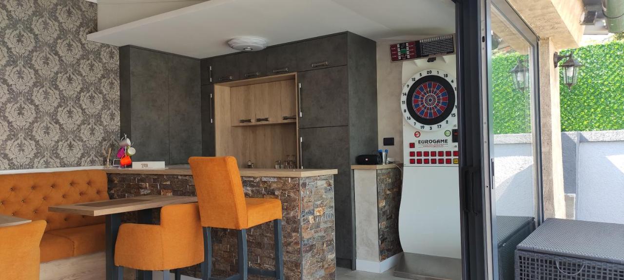 Lux Vila Aleksandar Sremska Kamenica Bagian luar foto